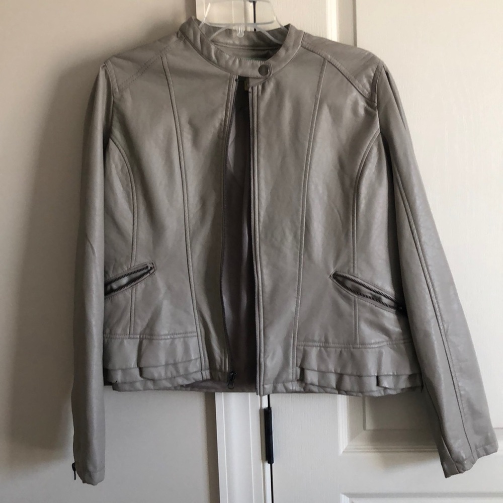 Cream/tan leather jacket